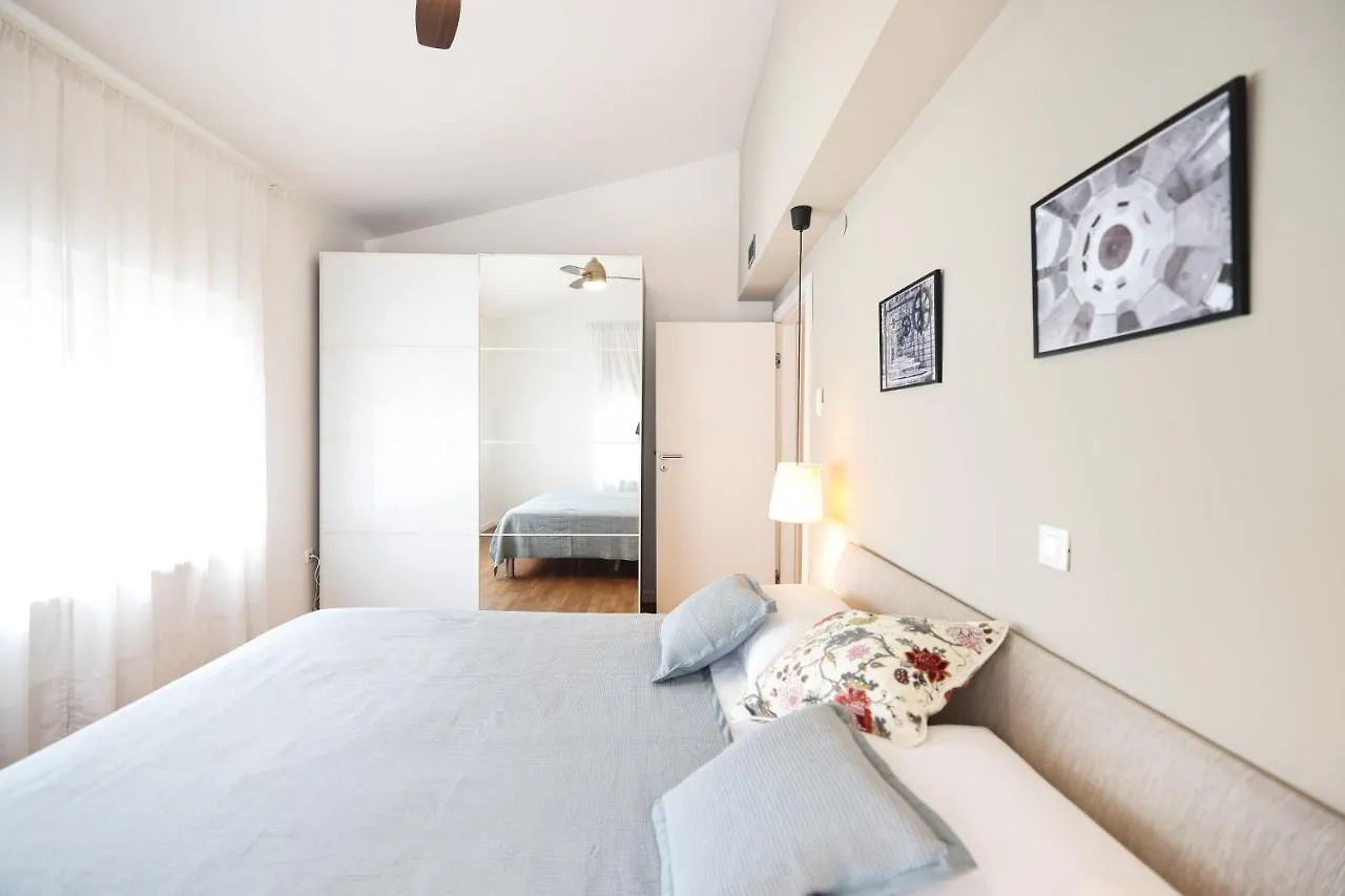 Summer Breeze Apartment Zadar 0*,