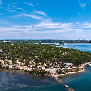 https://apartman-eta.in-istria.net