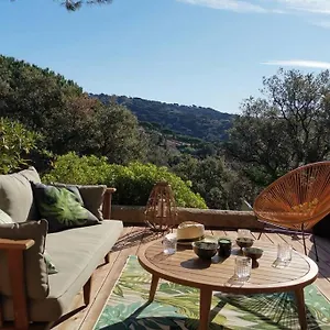 https://charmant-mazet-haut-de-gigaro-face-a-la-pinede.fr-provencehotel.com