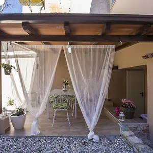 https://apartments-2qs.in-istria.net