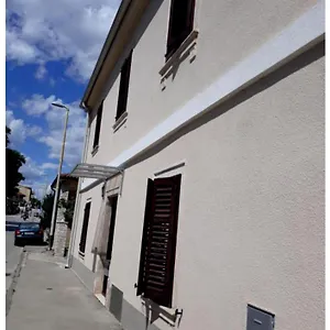 https://apartments-vanesa-pula.in-istria.net
