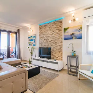 https://charming-house-on-the-beach.in-istria.net